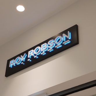 P3T letters on the backplate, Roy Robson illuminated logo